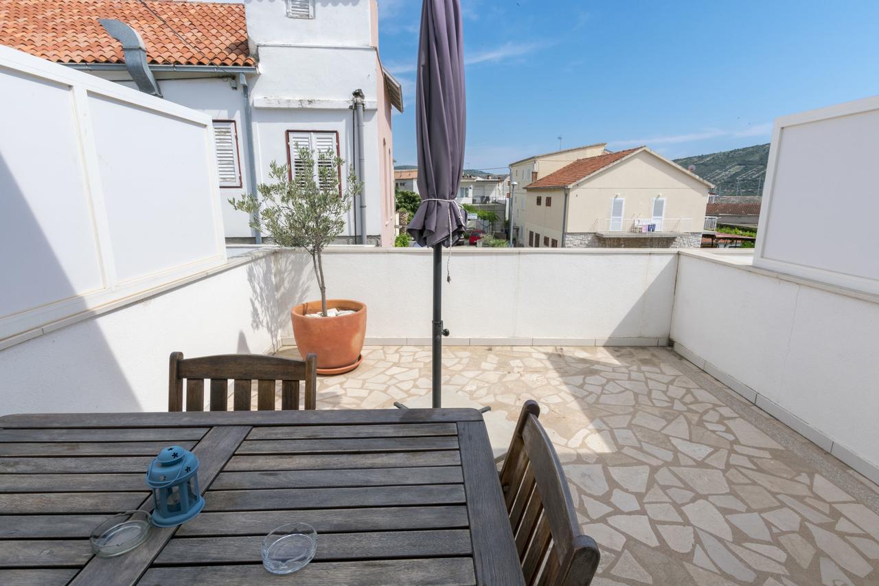 Apartments Leonardo Primošten Buitenkant foto